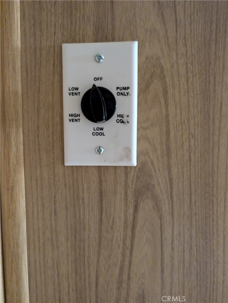 https://media.crmls.org/medias/7cf6d725-1ccb-4891-b541-8c9add3d52bf.jpg?preset=X-Large