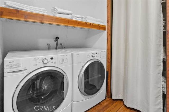 836 E Mountain View Boulevard, Big Bear City CA: https://media.crmls.org/medias/7cf6dc93-22cc-4c9d-85f1-3909ffd17a1a.jpg