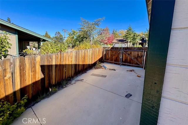 Detail Gallery Image 23 of 27 For 1395 Flintridge, Big Bear City,  CA 92314 - 3 Beds | 2 Baths