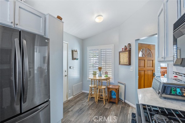 Detail Gallery Image 15 of 31 For 28123 Seco Canyon #94,  Saugus,  CA 91390 - 2 Beds | 2 Baths