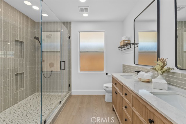 2045 Commodore Road, Newport Beach CA: https://media.crmls.org/medias/7cf7735e-188a-4d1d-953d-94f568335af1.jpg