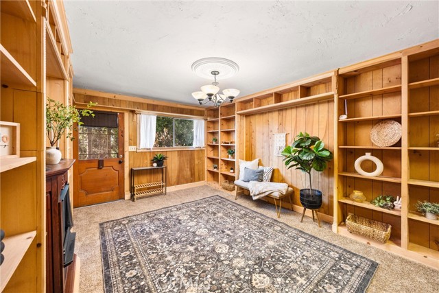 767 Big Oak, Crestline, CA 92325