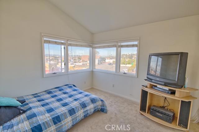 304 Avenue E, Redondo Beach, California 90277, 6 Bedrooms Bedrooms, ,4 BathroomsBathrooms,Residential,Sold,Avenue E,SB13009871