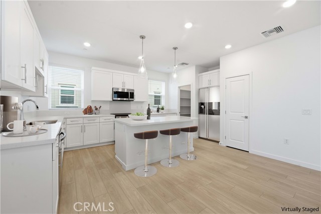 Detail Gallery Image 14 of 55 For 9335 via Azul, Pico Rivera,  CA 90660 - 3 Beds | 3 Baths