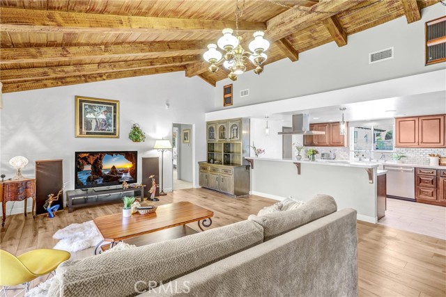 Detail Gallery Image 9 of 60 For 2376 Sunset Curv, Upland,  CA 91784 - 4 Beds | 3/1 Baths