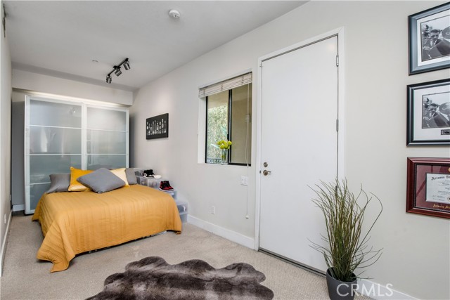 Detail Gallery Image 19 of 41 For 395 E 4th St #3,  Long Beach,  CA 90802 - 2 Beds | 2 Baths