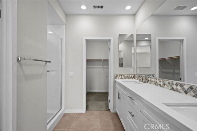 163 Stage, Irvine CA: https://media.crmls.org/medias/7cfa846f-ed53-43db-b671-35b6cc33425c.jpg