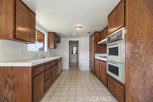 Detail Gallery Image 15 of 37 For 1310 Hollowell, Ontario,  CA 91762 - 3 Beds | 2 Baths