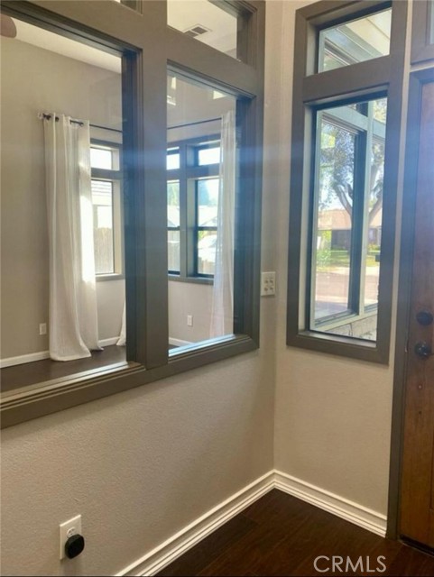 Detail Gallery Image 4 of 32 For 4800 W Crowley Ct, Visalia,  CA 93291 - 3 Beds | 2 Baths