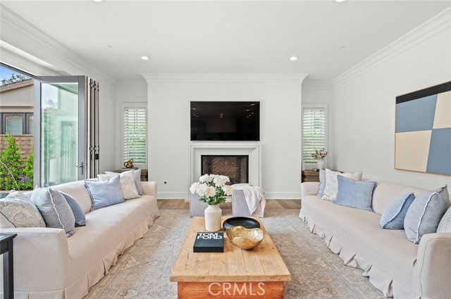 117 Andirons, Irvine CA: https://media.crmls.org/medias/7cfe9880-6a58-41be-9d73-e9932bb73f9d.jpg