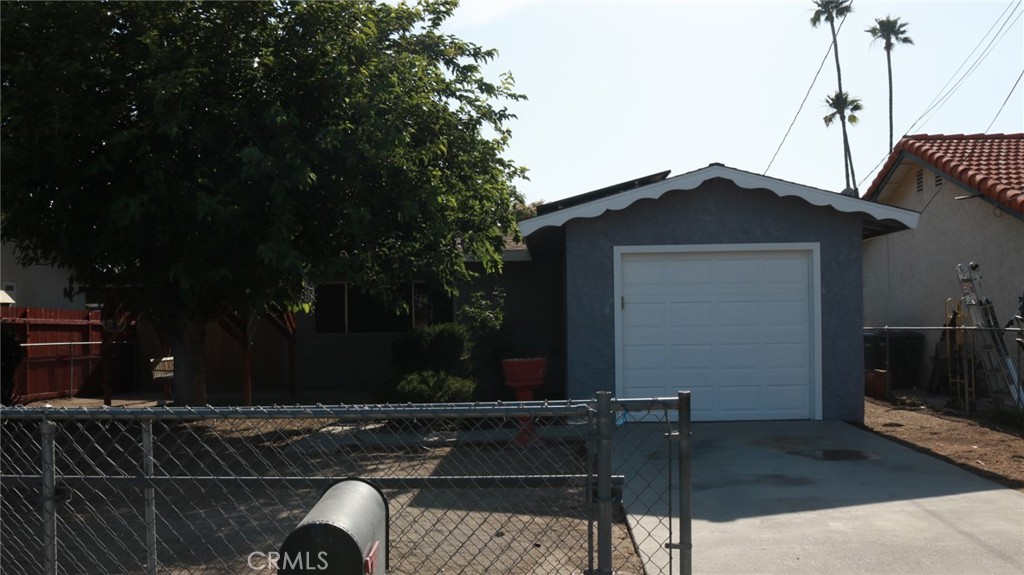 648 S Vernon Avenue