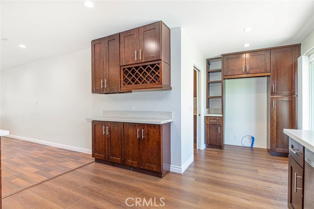 Detail Gallery Image 12 of 29 For 17425 Emelita, Encino,  CA 91316 - 2 Beds | 1 Baths