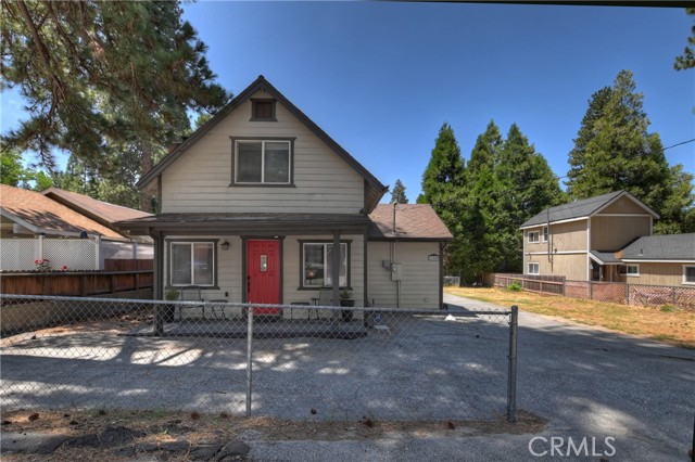 22989 Pine Lane, Crestline CA: https://media.crmls.org/medias/7d011318-0228-4634-b516-1b48edefae27.jpg