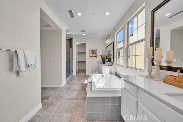 Detail Gallery Image 35 of 70 For 60 Sherwood, Irvine,  CA 92620 - 5 Beds | 6/1 Baths