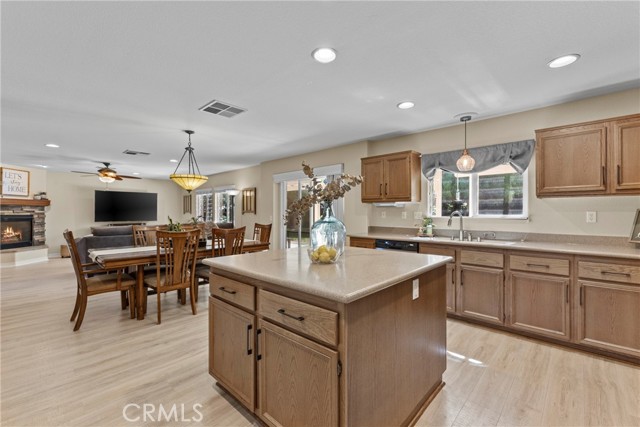 Detail Gallery Image 12 of 43 For 29165 Goldenstar Way, Murrieta,  CA 92563 - 5 Beds | 3 Baths