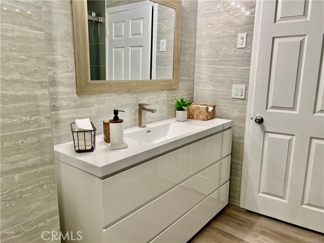 Detail Gallery Image 12 of 14 For 2270 via Puerta #N,  Laguna Woods,  CA 92637 - 2 Beds | 2 Baths