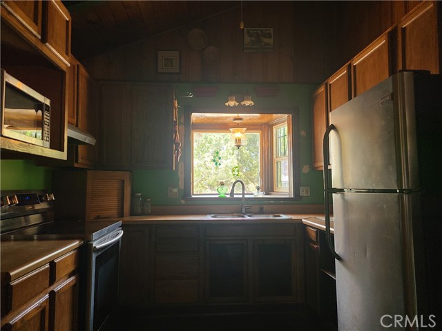 Detail Gallery Image 14 of 16 For 29348 123rd St, Pearblossom,  CA 93553 - 3 Beds | 2 Baths