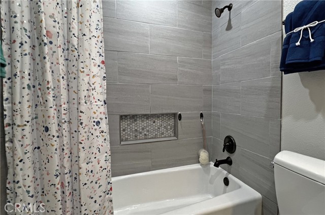 6426 Calle Pavana, San Diego, California 92139, 3 Bedrooms Bedrooms, ,2 BathroomsBathrooms,Residential,For Sale,Calle Pavana,TR24112730