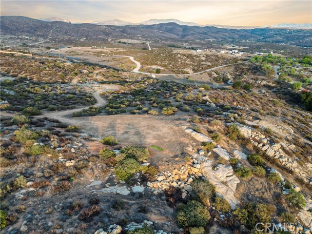 45 Intrepid, Temecula CA: https://media.crmls.org/medias/7d052192-5a2f-4f80-86be-cd89721cd44c.jpg