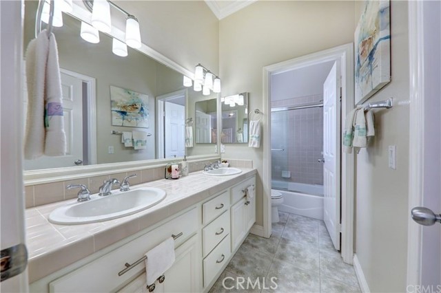 421 11th Street, Huntington Beach CA: https://media.crmls.org/medias/7d053059-c652-46d5-a8d4-010eed6c39a4.jpg