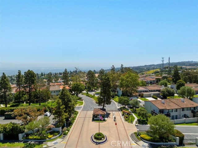 31 Oaktree Lane, Rolling Hills Estates CA: https://media.crmls.org/medias/7d053f26-9e2e-44e0-92be-b98eb1429dc8.jpg