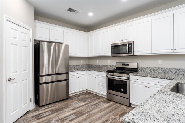 4775 S Bresse Paseo, Ontario CA: https://media.crmls.org/medias/7d056686-7830-43b6-88ee-6bca708a0eb9.jpg