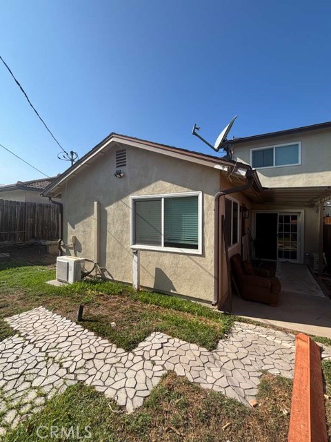 Detail Gallery Image 7 of 7 For 2447 Grove Ave, Corona,  CA 92882 - 2 Beds | 1 Baths