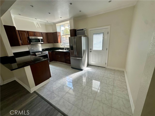 Detail Gallery Image 5 of 18 For 1760 N Las Palmas Ave, Los Angeles,  CA 90028 - 2 Beds | 1 Baths
