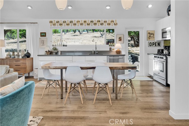 Detail Gallery Image 9 of 40 For 990 Akron Rd, Templeton,  CA 93465 - 3 Beds | 2 Baths