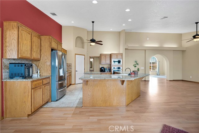 Detail Gallery Image 21 of 69 For 19501 Kinai Rd, Apple Valley,  CA 92307 - 4 Beds | 2/1 Baths