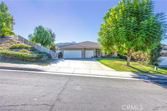 Detail Gallery Image 2 of 40 For 27397 Colt, Corona,  CA 92883 - 4 Beds | 2 Baths