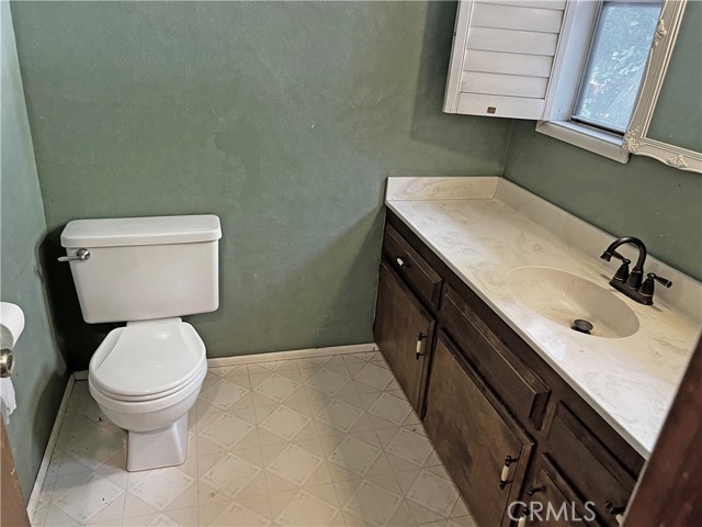 Detail Gallery Image 16 of 52 For 652 Knoll, Crestline,  CA 92325 - 3 Beds | 2/1 Baths