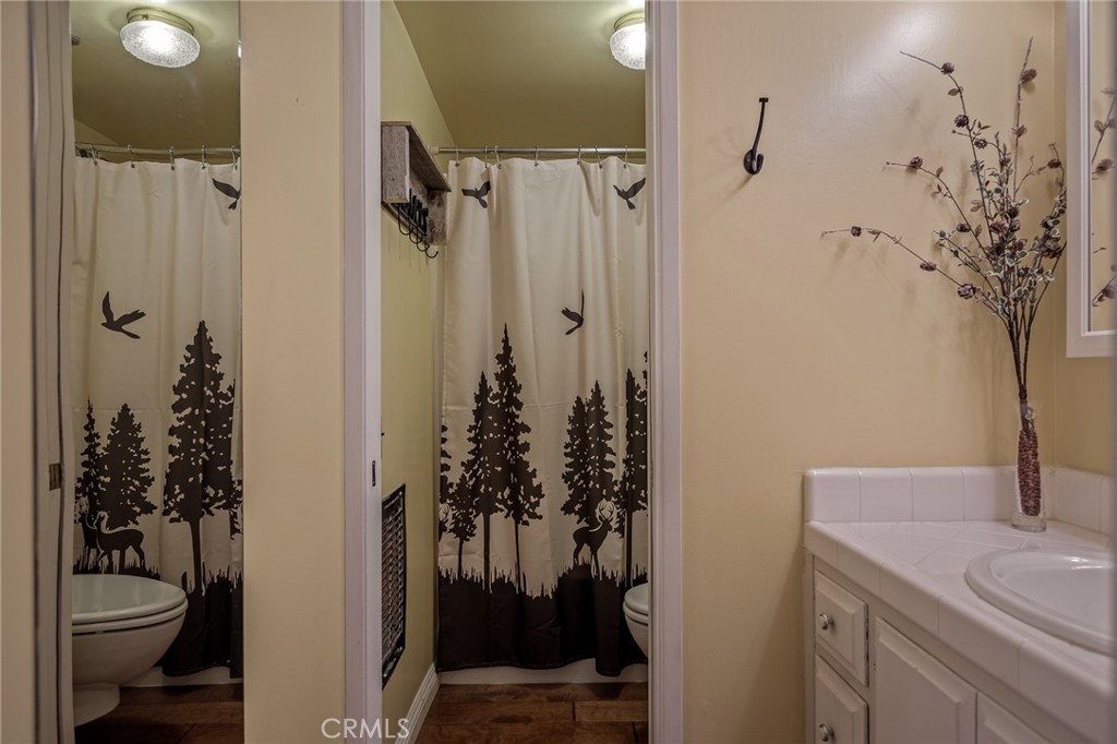 https://media.crmls.org/medias/7d09d2d6-b5cf-4ace-9b65-2983272183f0.jpg?preset=X-Large