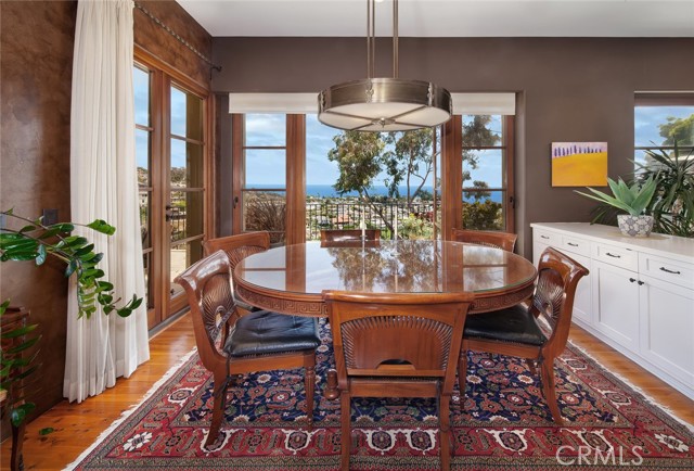 Detail Gallery Image 10 of 26 For 1131 Emerald Bay, Laguna Beach,  CA 92651 - 5 Beds | 5/1 Baths