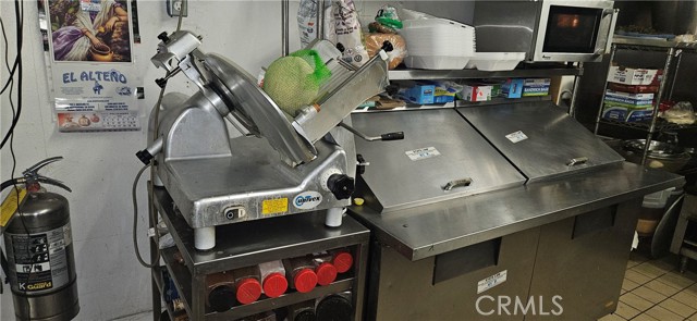 512 N Montebello Boulevard, Montebello CA: https://media.crmls.org/medias/7d0b0d0b-79e2-4d61-a020-4f746071b0ee.jpg