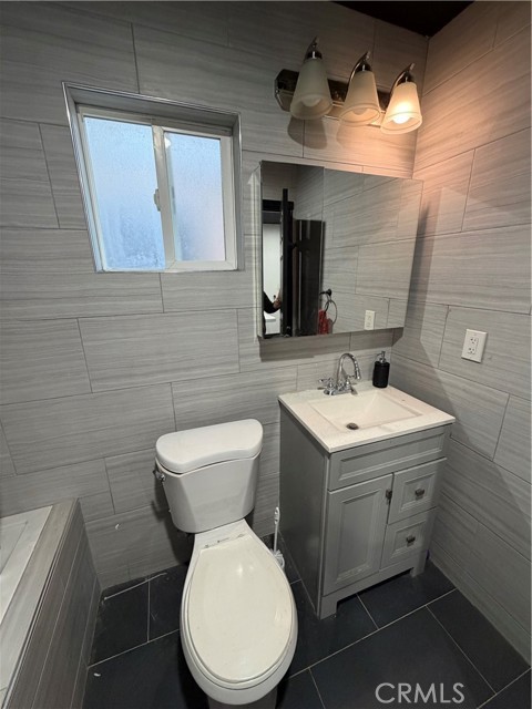 Detail Gallery Image 13 of 27 For 17312 Miller Ave, Fontana,  CA 92336 - 6 Beds | 6 Baths