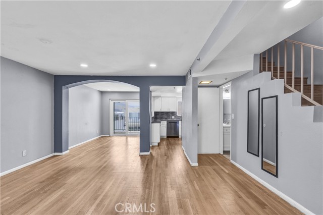 520 N Louise Street, Glendale CA: https://media.crmls.org/medias/7d0dc016-4729-406b-ad34-37cf9cac9cfe.jpg