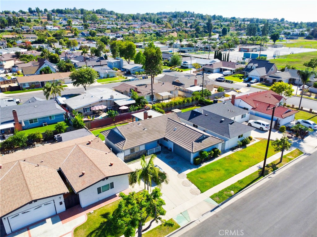 https://media.crmls.org/medias/7d0dc40e-ecc3-4035-8ddd-745e8846a1ca.jpg?preset=X-Large
