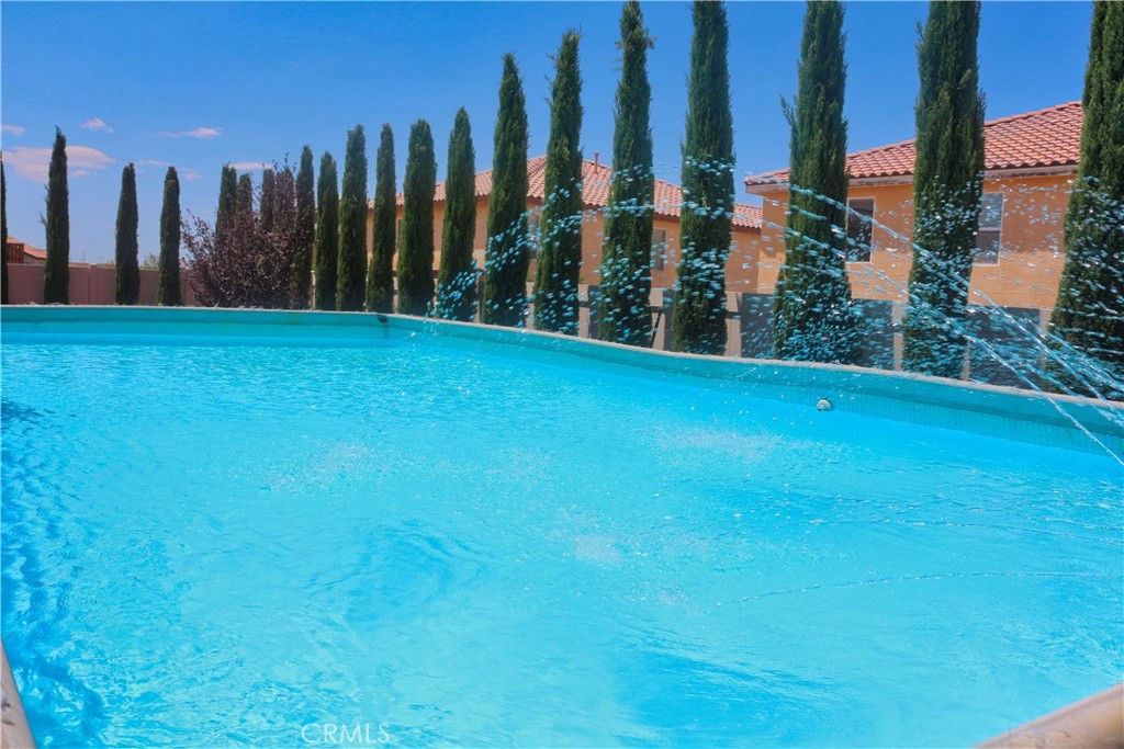 https://media.crmls.org/medias/7d0e0964-7c10-4acc-be6b-6d7e37864b47.jpg?preset=X-Large