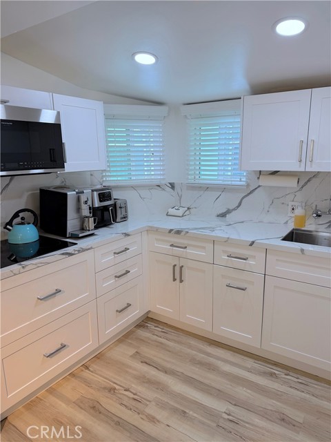 726 1/2 Esplanade, Redondo Beach CA: https://media.crmls.org/medias/7d0f4321-c040-4440-af7a-bf33de39899a.jpg