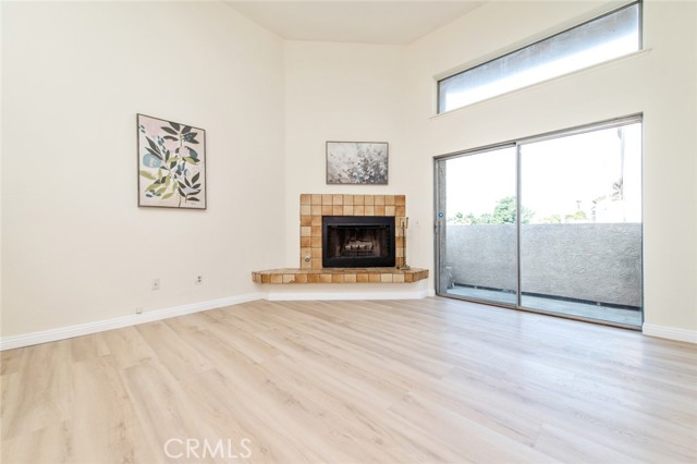 2038 S Bon View Avenue, Ontario CA: https://media.crmls.org/medias/7d0fc9e1-9f3f-4278-a933-017923b8c7c8.jpg