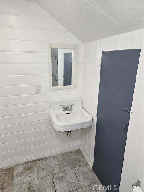 442 E ARROW Highway, Upland CA: https://media.crmls.org/medias/7d1019c3-33b1-4b02-9f42-2d1224af65b4.jpg