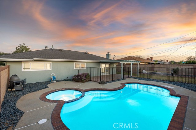 Detail Gallery Image 2 of 38 For 819 N Shaftesbury Ave, San Dimas,  CA 91773 - 3 Beds | 2 Baths