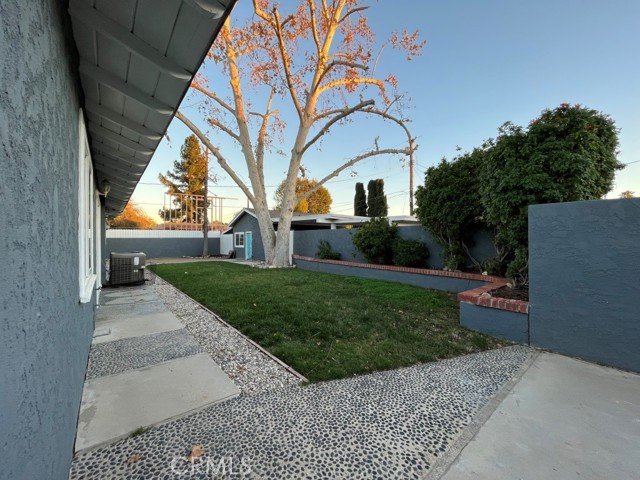 Detail Gallery Image 15 of 17 For 19954 Parthenia St, Northridge,  CA 91324 - 4 Beds | 2 Baths