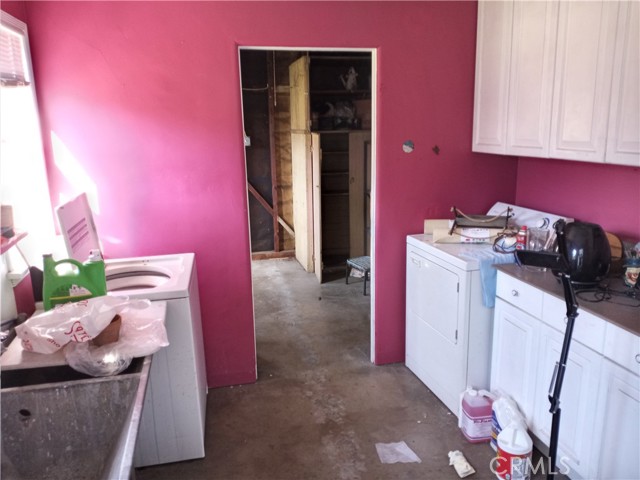 Laundry Room in Garage