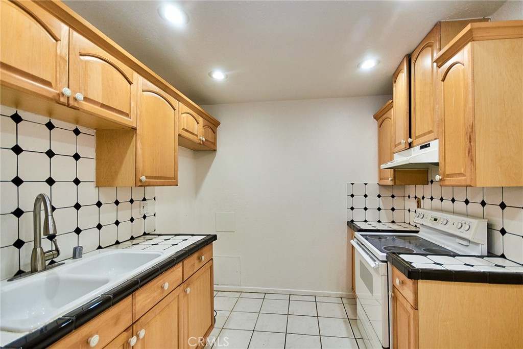 7d12d0a1 87fe 40f7 9ca9 B807cb5b3df6