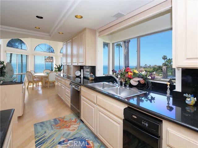 Detail Gallery Image 18 of 67 For 6410 Sea Cove Dr, Rancho Palos Verdes,  CA 90275 - 4 Beds | 4/1 Baths