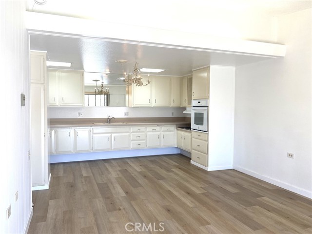 Detail Gallery Image 5 of 12 For 1520 Pelham Rd., M5-126e, Seal Beach,  CA 90740 - 1 Beds | 1 Baths