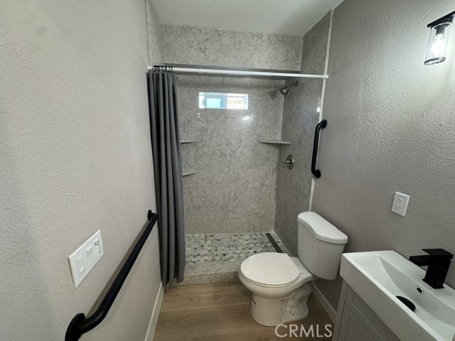 https://media.crmls.org/medias/7d159b2e-54e4-4baf-a113-023db5a600ff.jpg?preset=X-Large