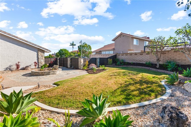 23382 Via Chiripa, Mission Viejo CA: https://media.crmls.org/medias/7d15ce15-f90b-444a-bfef-a1f76f1122c0.jpg